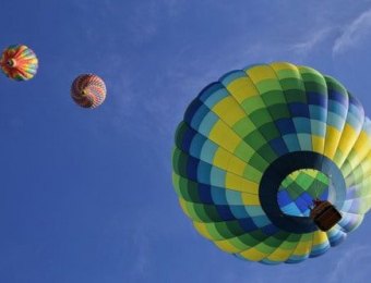 hot-air-balloons-1984308_640